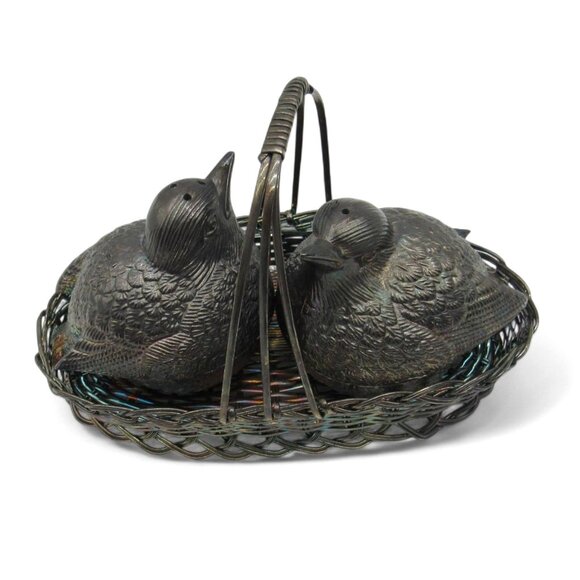 SALT and PEPPER Shaker Bird Set With Woven Metal Basket Holder Vintage - Picture 3 of 11